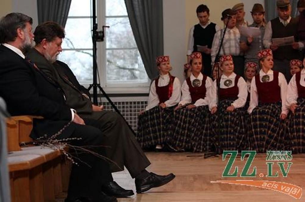 Trešdienas vakarā Jelgavas pils aulā aizvadīts Latvijas Lauksaimniecības universitātes (LLU) jubilejas gadam veltīts koncerts «Pavasaris pirms 70 gadiem». Pavasara koncertu rīkošana ir LLU Studentu kluba uzturēta tradīcija, un šogad tajā...