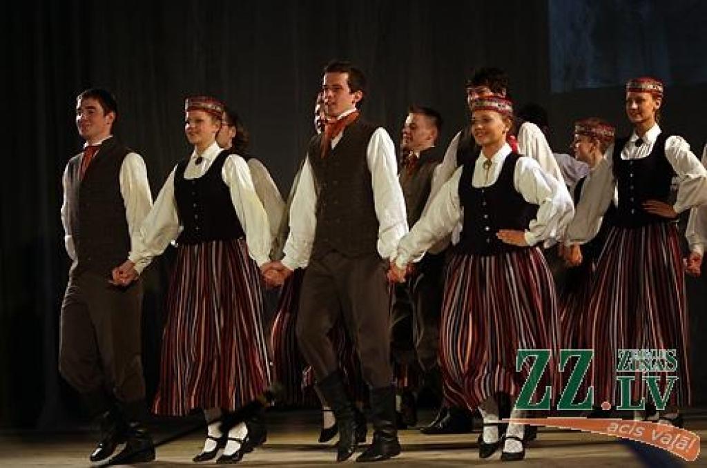 Trešdienas vakarā Jelgavas pils aulā aizvadīts Latvijas Lauksaimniecības universitātes (LLU) jubilejas gadam veltīts koncerts «Pavasaris pirms 70 gadiem». Pavasara koncertu rīkošana ir LLU Studentu kluba uzturēta tradīcija, un šogad tajā...