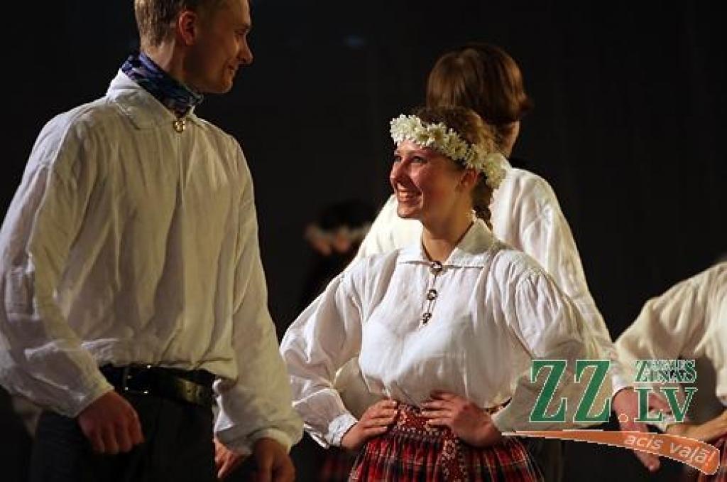 Trešdienas vakarā Jelgavas pils aulā aizvadīts Latvijas Lauksaimniecības universitātes (LLU) jubilejas gadam veltīts koncerts «Pavasaris pirms 70 gadiem». Pavasara koncertu rīkošana ir LLU Studentu kluba uzturēta tradīcija, un šogad tajā...