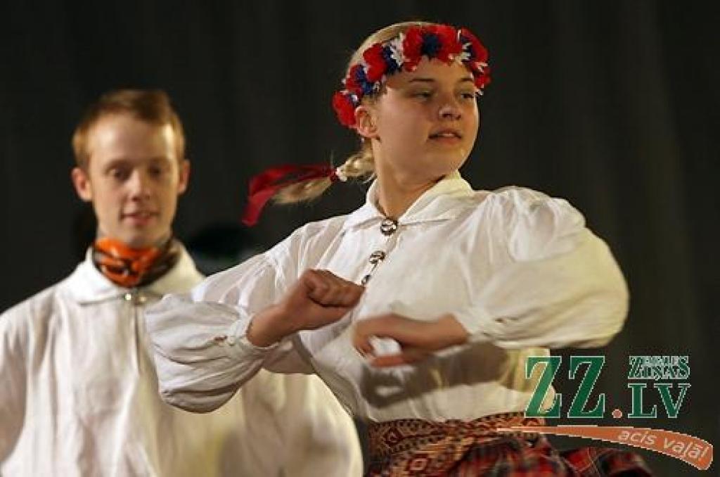 Trešdienas vakarā Jelgavas pils aulā aizvadīts Latvijas Lauksaimniecības universitātes (LLU) jubilejas gadam veltīts koncerts «Pavasaris pirms 70 gadiem». Pavasara koncertu rīkošana ir LLU Studentu kluba uzturēta tradīcija, un šogad tajā...