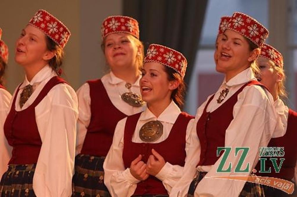 Trešdienas vakarā Jelgavas pils aulā aizvadīts Latvijas Lauksaimniecības universitātes (LLU) jubilejas gadam veltīts koncerts «Pavasaris pirms 70 gadiem». Pavasara koncertu rīkošana ir LLU Studentu kluba uzturēta tradīcija, un šogad tajā...