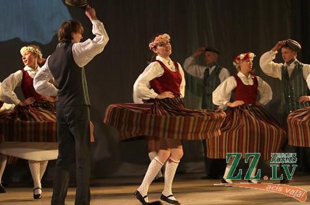 Trešdienas vakarā Jelgavas pils aulā aizvadīts Latvijas Lauksaimniecības universitātes (LLU) jubilejas gadam veltīts koncerts «Pavasaris pirms 70 gadiem». Pavasara koncertu rīkošana ir LLU Studentu kluba uzturēta tradīcija, un šogad tajā...