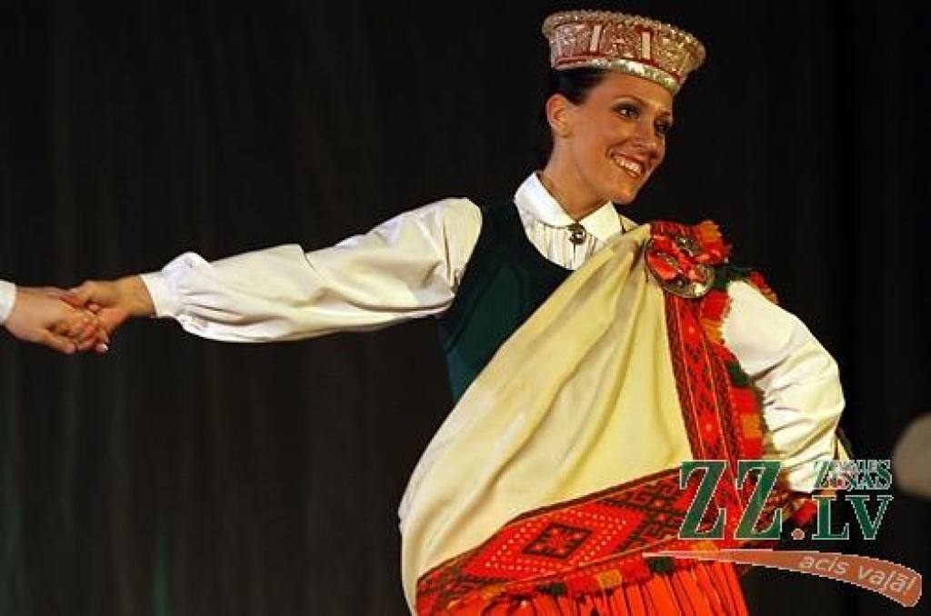 Trešdienas vakarā Jelgavas pils aulā aizvadīts Latvijas Lauksaimniecības universitātes (LLU) jubilejas gadam veltīts koncerts «Pavasaris pirms 70 gadiem». Pavasara koncertu rīkošana ir LLU Studentu kluba uzturēta tradīcija, un šogad tajā...