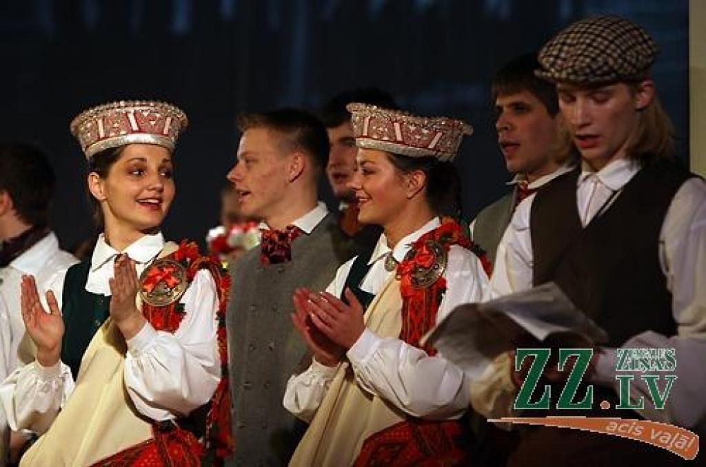 Trešdienas vakarā Jelgavas pils aulā aizvadīts Latvijas Lauksaimniecības universitātes (LLU) jubilejas gadam veltīts koncerts «Pavasaris pirms 70 gadiem». Pavasara koncertu rīkošana ir LLU Studentu kluba uzturēta tradīcija, un šogad tajā...