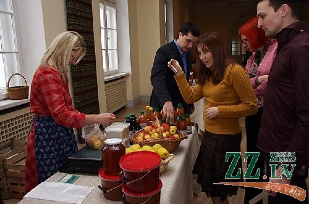 Trešdienas vakarā Jelgavas pils aulā aizvadīts Latvijas Lauksaimniecības universitātes (LLU) jubilejas gadam veltīts koncerts «Pavasaris pirms 70 gadiem». Pavasara koncertu rīkošana ir LLU Studentu kluba uzturēta tradīcija, un šogad tajā...