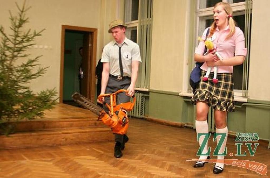 LLU Meža fakultātes pirmkursnieku konkursā «Mis un Misters meži» otrdienas vakarā par šo titulu ieguvējiem žūrija atzina Karlīnu Eglīti un Tomu Ozolu. Abi pirmkursnieki ieguva arī skatītāju simpātijas. Konkursa gaitā žūrija noteica arī...