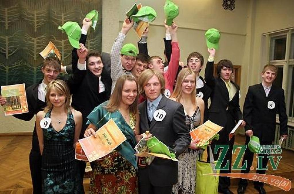 LLU Meža fakultātes pirmkursnieku konkursā «Mis un Misters meži» otrdienas vakarā par šo titulu ieguvējiem žūrija atzina Karlīnu Eglīti un Tomu Ozolu. Abi pirmkursnieki ieguva arī skatītāju simpātijas. Konkursa gaitā žūrija noteica arī...