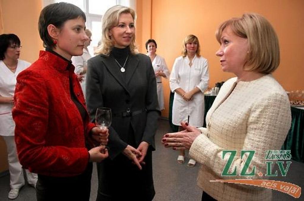 Trešdien Jelgavas pilsētas slimnīcas Bērnu nodaļā tika dots starts akcijai «Meklējam sirdsmāsiņu», kuras patronese ir Valsts prezidenta Valda Zatlera kundze Lilita.