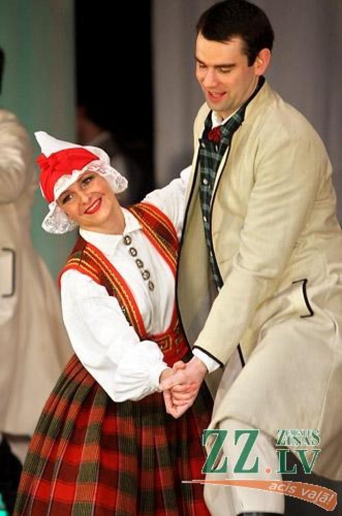 Sestdienas vakarā Jelgavas kultūras namā Tautas deju ansamblis «Lielupe» ar programmu «Lielupieši» noslēdza savas pastāvēšanas 50.gadadienas svētkus. Svinības šonedēļ notika divas dienas - piektdien skatītājiem tika piedāvāts pirmais...