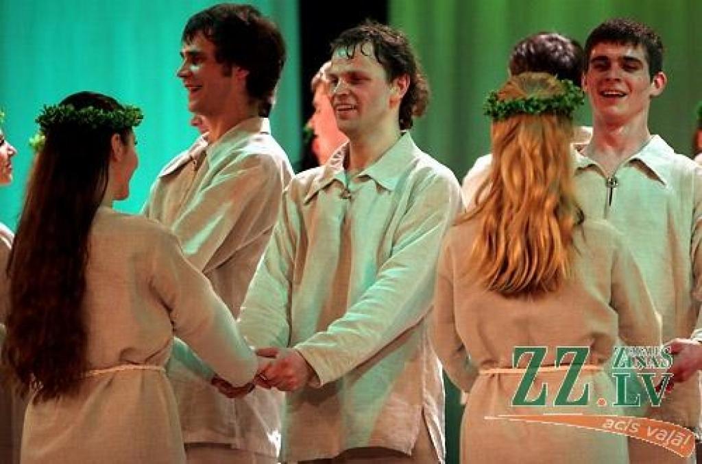 Sestdienas vakarā Jelgavas kultūras namā Tautas deju ansamblis «Lielupe» ar programmu «Lielupieši» noslēdza savas pastāvēšanas 50.gadadienas svētkus. Svinības šonedēļ notika divas dienas - piektdien skatītājiem tika piedāvāts pirmais...