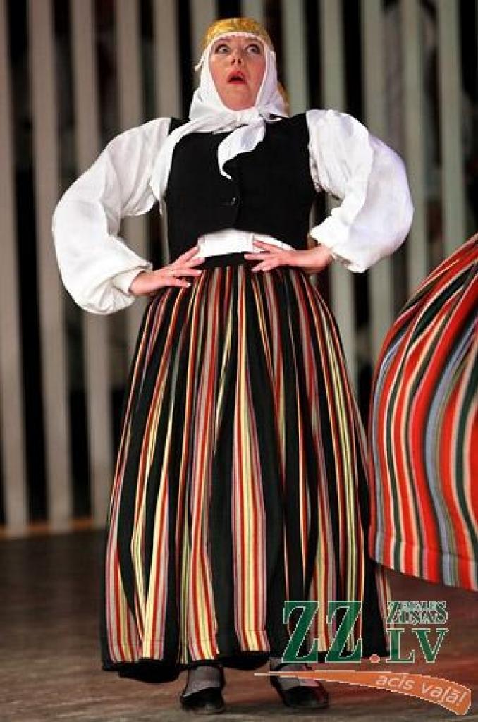 Sestdienas vakarā Jelgavas kultūras namā Tautas deju ansamblis «Lielupe» ar programmu «Lielupieši» noslēdza savas pastāvēšanas 50.gadadienas svētkus. Svinības šonedēļ notika divas dienas - piektdien skatītājiem tika piedāvāts pirmais...
