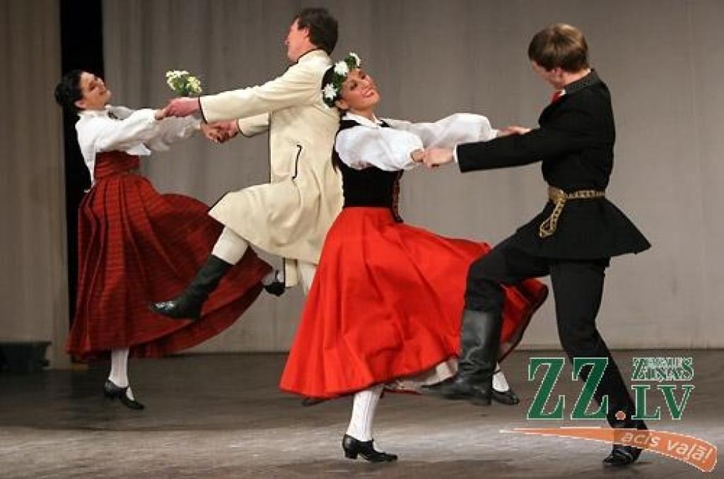 Sestdienas vakarā Jelgavas kultūras namā Tautas deju ansamblis «Lielupe» ar programmu «Lielupieši» noslēdza savas pastāvēšanas 50.gadadienas svētkus. Svinības šonedēļ notika divas dienas - piektdien skatītājiem tika piedāvāts pirmais...