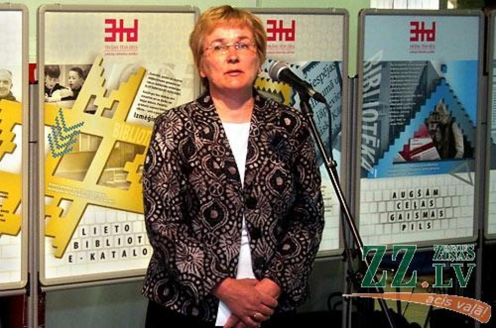 Jelgavas Zinātniskā bibliotēka sadarbībā ar valsts aģentūru «Kultūras informācijas sistēmas» «VIVO centrā» atklājusi ceļojošo izstādi «Pasaule klikšķa attālumā».