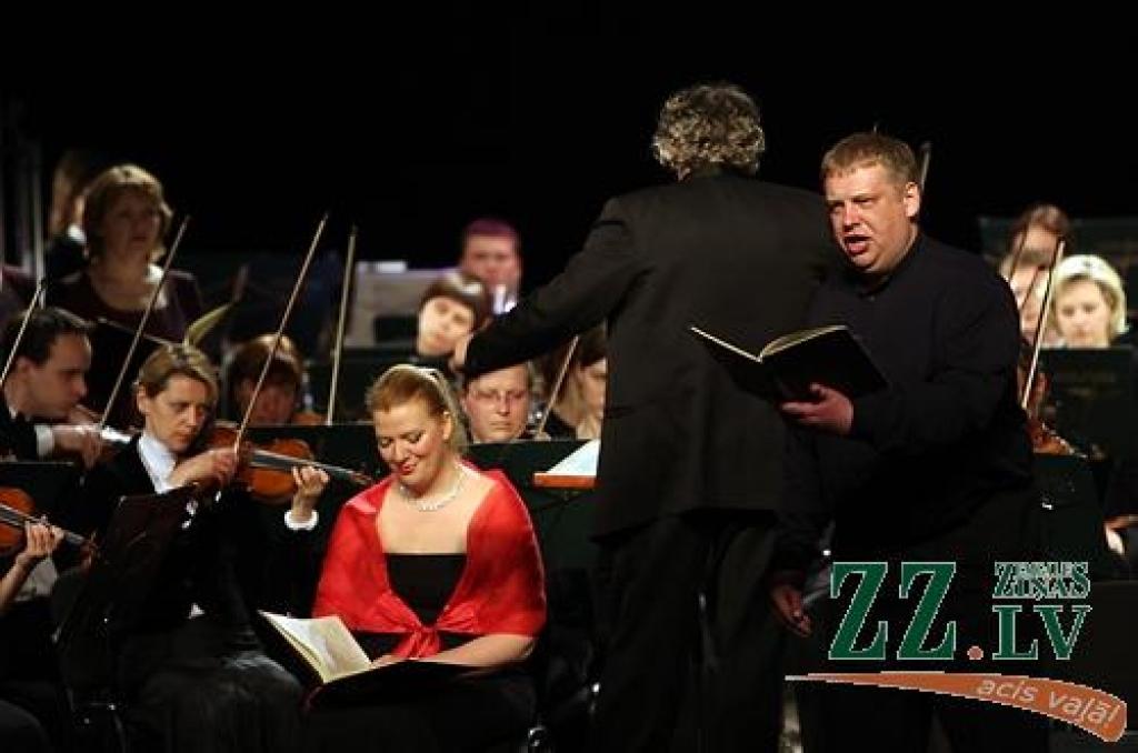 Ceturtdien Jelgavas kultūras namā notika koncerts, kurā tika atskaņots Karla Orfa sacerētais darbs «Carmina Burana». koncertā uzstājās Valsts Akadēmiskais koris «Latvija», Latvijas Nacionālais simfoniskais orķestris un Igaunijas tenors...
