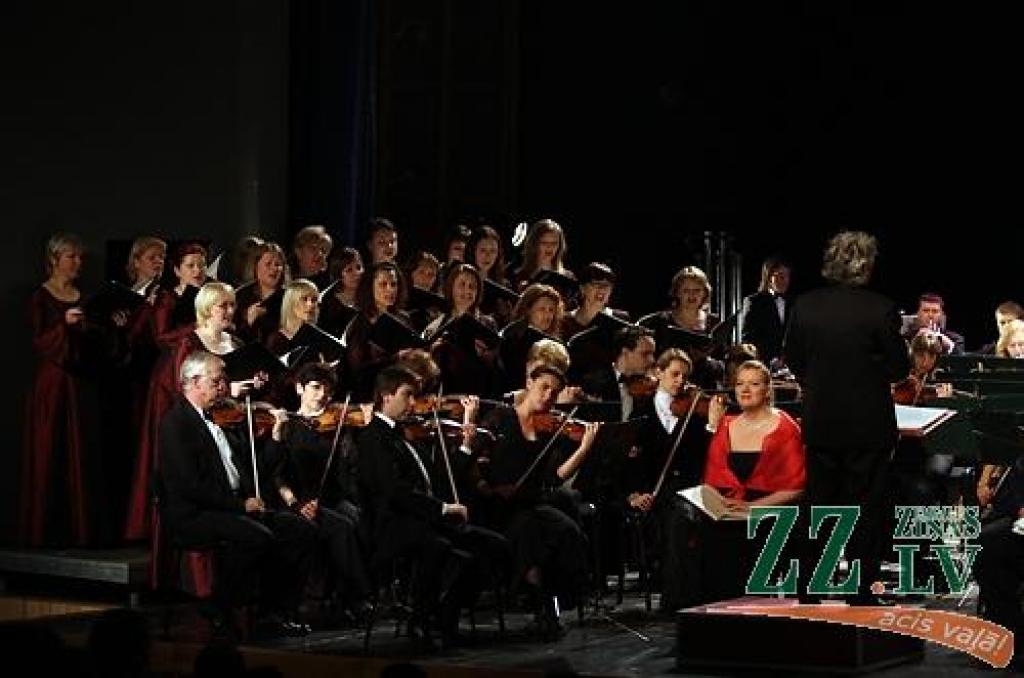 Ceturtdien Jelgavas kultūras namā notika koncerts, kurā tika atskaņots Karla Orfa sacerētais darbs «Carmina Burana». koncertā uzstājās Valsts Akadēmiskais koris «Latvija», Latvijas Nacionālais simfoniskais orķestris un Igaunijas tenors...