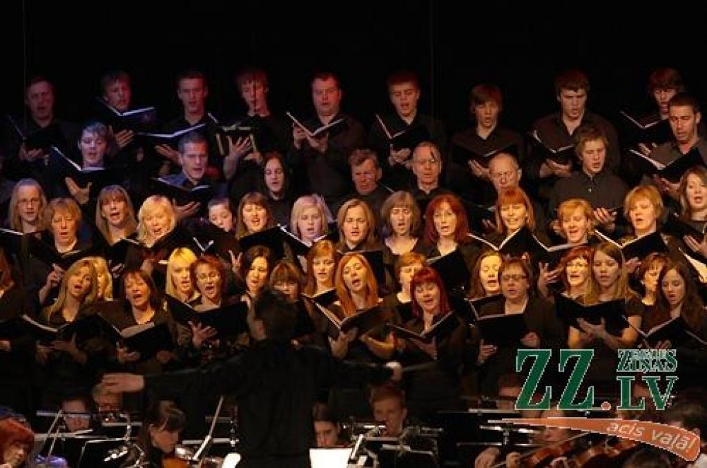 Zaļajā ceturtdienā Jelgavas kultūras namā klātesošos priecēja skanīgs un grandiozs koncerts diriģenta Aigara Meri vadībā. Tajā piedalījās Jelgavas Kamerorķestris, kori «Zemgale», «Spīgana», «Vanema». Pirmajā daļā izskanēja Semjuela Bārbera...