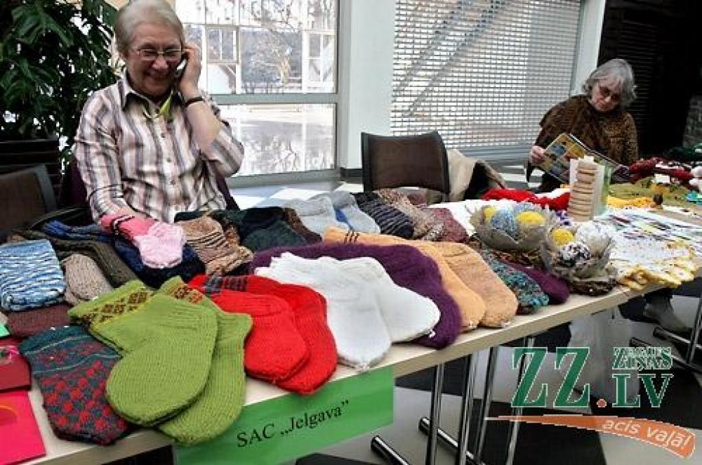 Kā jau tradicionāli ierasts pirms Ziemassvētkiem un Lieldienām, sestdien tirdzniecības centrā «Pilsētas pasāža» tika aizvadīta Sabiedrības integrācijas biroja rīkotā labdarības akcija «Dāsnums mūžam neizsmeļams». Tas bija jau piektais...