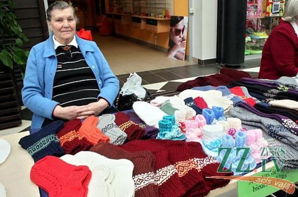 Kā jau tradicionāli ierasts pirms Ziemassvētkiem un Lieldienām, sestdien tirdzniecības centrā «Pilsētas pasāža» tika aizvadīta Sabiedrības integrācijas biroja rīkotā labdarības akcija «Dāsnums mūžam neizsmeļams». Tas bija jau piektais...