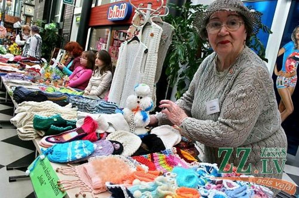 Kā jau tradicionāli ierasts pirms Ziemassvētkiem un Lieldienām, sestdien tirdzniecības centrā «Pilsētas pasāža» tika aizvadīta Sabiedrības integrācijas biroja rīkotā labdarības akcija «Dāsnums mūžam neizsmeļams». Tas bija jau piektais...