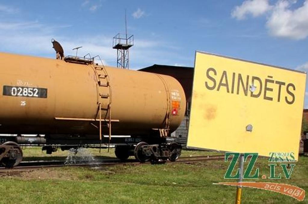 Ceturtdien pulksten 10.32 Jelgavas dzelzceļa stacijā atskanēja sirēna, kas vēstīja par mācību trauksmi Valsts ugunsdzēsības un glābšanas dienesta Jelgavas brigādei, Jelgavas stacijas ugunsdzēsēju vilciena komandai, avārijas grupai un...