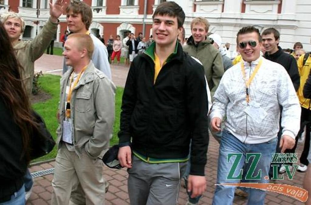 Šajā nedēļas nogalē Jelgavā notiek Somijas un Baltijas valstu studentu 25.sporta spēles (SELL). Jāpiebilst, ka studentu galvaspilsētā Jelgavā šis vērienīgais sporta pasākums vērojams otro reizi. Oficiāla atklāšana notika piektdienas vakarā...