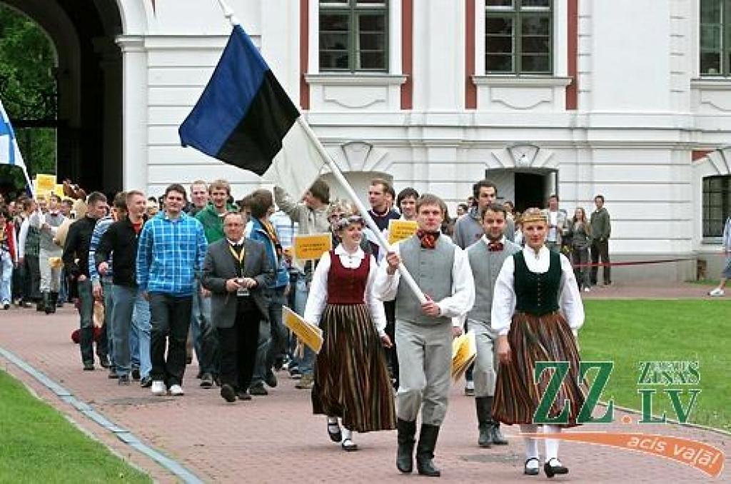 Šajā nedēļas nogalē Jelgavā notiek Somijas un Baltijas valstu studentu 25.sporta spēles (SELL). Jāpiebilst, ka studentu galvaspilsētā Jelgavā šis vērienīgais sporta pasākums vērojams otro reizi. Oficiāla atklāšana notika piektdienas vakarā...