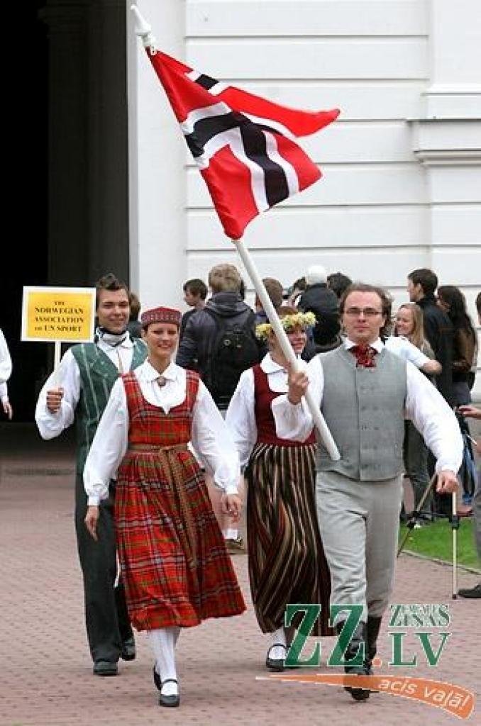 Šajā nedēļas nogalē Jelgavā notiek Somijas un Baltijas valstu studentu 25.sporta spēles (SELL). Jāpiebilst, ka studentu galvaspilsētā Jelgavā šis vērienīgais sporta pasākums vērojams otro reizi. Oficiāla atklāšana notika piektdienas vakarā...