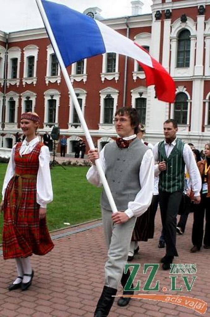 Šajā nedēļas nogalē Jelgavā notiek Somijas un Baltijas valstu studentu 25.sporta spēles (SELL). Jāpiebilst, ka studentu galvaspilsētā Jelgavā šis vērienīgais sporta pasākums vērojams otro reizi. Oficiāla atklāšana notika piektdienas vakarā...
