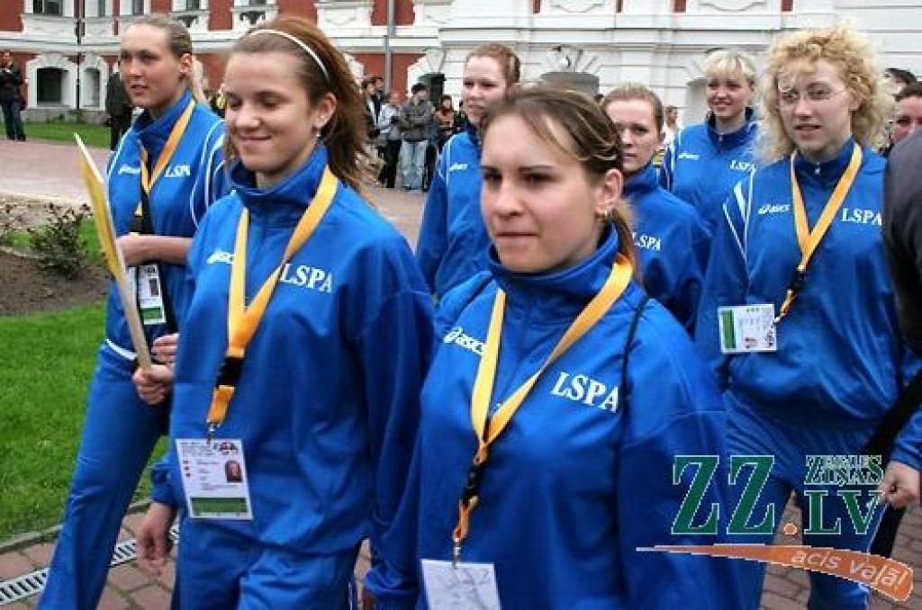 Šajā nedēļas nogalē Jelgavā notiek Somijas un Baltijas valstu studentu 25.sporta spēles (SELL). Jāpiebilst, ka studentu galvaspilsētā Jelgavā šis vērienīgais sporta pasākums vērojams otro reizi. Oficiāla atklāšana notika piektdienas vakarā...
