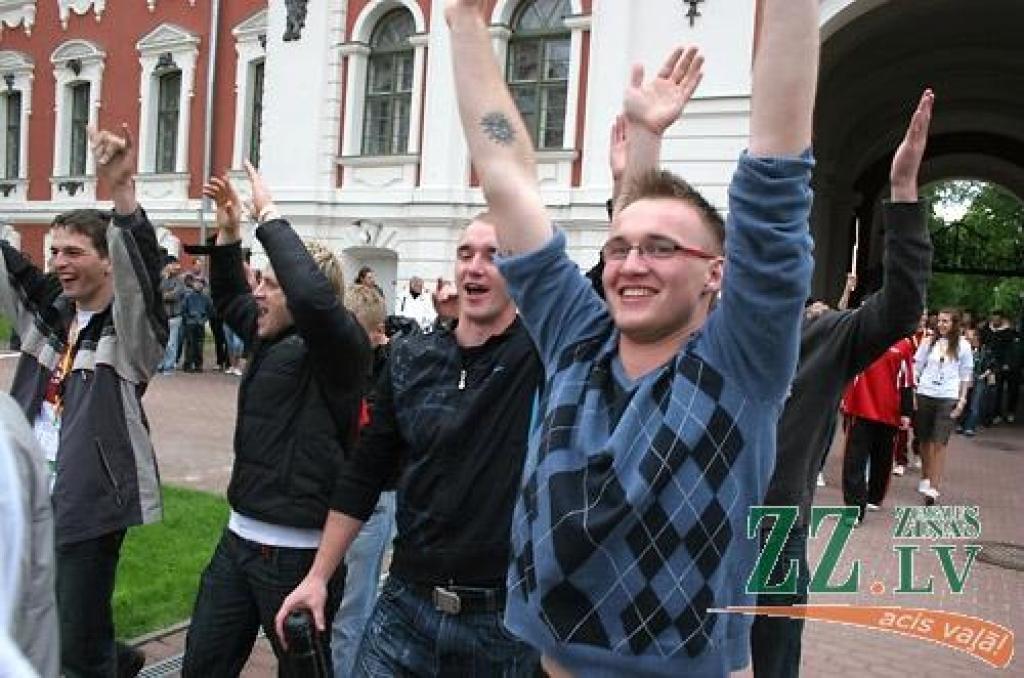 Šajā nedēļas nogalē Jelgavā notiek Somijas un Baltijas valstu studentu 25.sporta spēles (SELL). Jāpiebilst, ka studentu galvaspilsētā Jelgavā šis vērienīgais sporta pasākums vērojams otro reizi. Oficiāla atklāšana notika piektdienas vakarā...