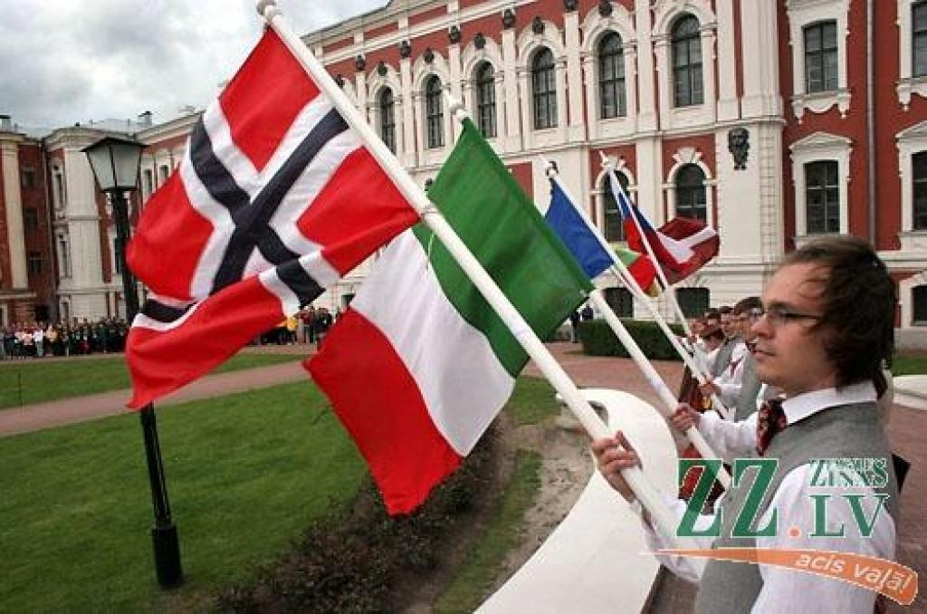 Šajā nedēļas nogalē Jelgavā notiek Somijas un Baltijas valstu studentu 25.sporta spēles (SELL). Jāpiebilst, ka studentu galvaspilsētā Jelgavā šis vērienīgais sporta pasākums vērojams otro reizi. Oficiāla atklāšana notika piektdienas vakarā...