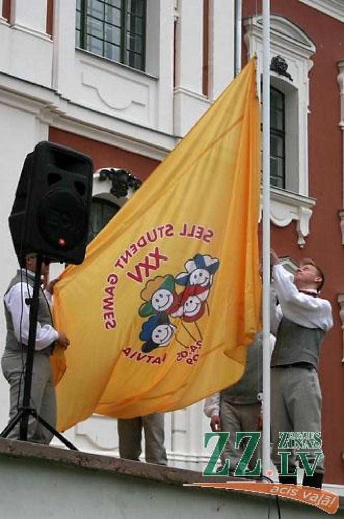 Šajā nedēļas nogalē Jelgavā notiek Somijas un Baltijas valstu studentu 25.sporta spēles (SELL). Jāpiebilst, ka studentu galvaspilsētā Jelgavā šis vērienīgais sporta pasākums vērojams otro reizi. Oficiāla atklāšana notika piektdienas vakarā...