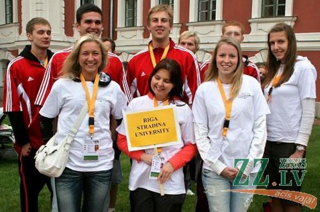 Šajā nedēļas nogalē Jelgavā notiek Somijas un Baltijas valstu studentu 25.sporta spēles (SELL). Jāpiebilst, ka studentu galvaspilsētā Jelgavā šis vērienīgais sporta pasākums vērojams otro reizi. Oficiāla atklāšana notika piektdienas vakarā...