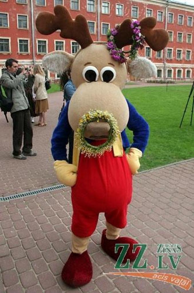 Šajā nedēļas nogalē Jelgavā notiek Somijas un Baltijas valstu studentu 25.sporta spēles (SELL). Jāpiebilst, ka studentu galvaspilsētā Jelgavā šis vērienīgais sporta pasākums vērojams otro reizi. Oficiāla atklāšana notika piektdienas vakarā...