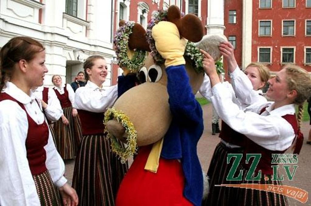 Šajā nedēļas nogalē Jelgavā notiek Somijas un Baltijas valstu studentu 25.sporta spēles (SELL). Jāpiebilst, ka studentu galvaspilsētā Jelgavā šis vērienīgais sporta pasākums vērojams otro reizi. Oficiāla atklāšana notika piektdienas vakarā...