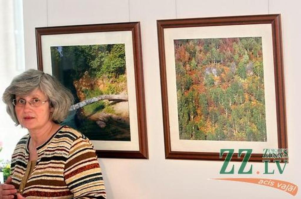Jelgavas kultūras namā atklāta Haralda Smilgas fotogrāfiju izstāde. Kā sacīja aģentūras «Kultūra» kultūras darba speciāliste Santa Sīle, maijs ir Jelgavas pilsētas svētku mēnesis, kad gribam parādīt pilsētas autorus, ar kuriem lepojamies....