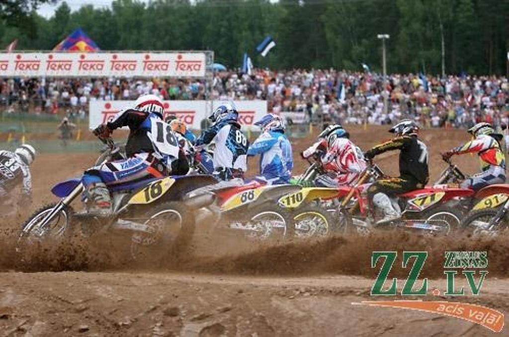 Fotomirkļi no nedēļas nogalē Ķeguma trasē «Zelta Zirga» aizvadītajām pasaules prestižākajām motokrosa sacīkstēm.