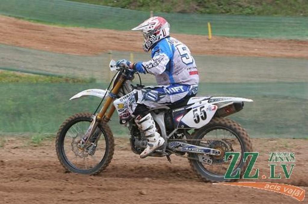 Fotomirkļi no nedēļas nogalē Ķeguma trasē «Zelta Zirga» aizvadītajām pasaules prestižākajām motokrosa sacīkstēm.