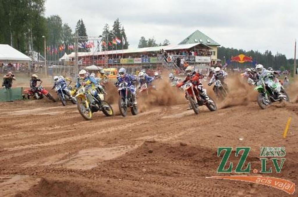 Fotomirkļi no nedēļas nogalē Ķeguma trasē «Zelta Zirga» aizvadītajām pasaules prestižākajām motokrosa sacīkstēm.