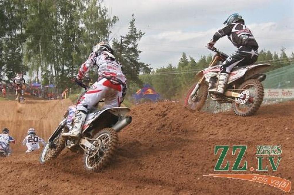 Fotomirkļi no nedēļas nogalē Ķeguma trasē «Zelta Zirga» aizvadītajām pasaules prestižākajām motokrosa sacīkstēm.
