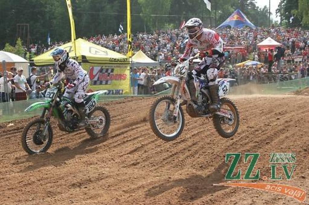 Fotomirkļi no nedēļas nogalē Ķeguma trasē «Zelta Zirga» aizvadītajām pasaules prestižākajām motokrosa sacīkstēm.