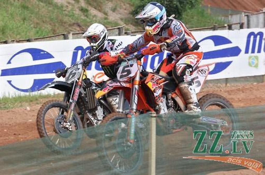 Fotomirkļi no nedēļas nogalē Ķeguma trasē «Zelta Zirga» aizvadītajām pasaules prestižākajām motokrosa sacīkstēm.