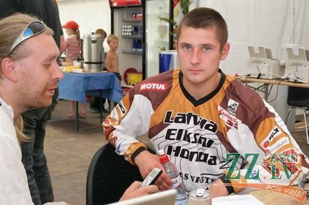 Fotomirkļi no nedēļas nogalē Ķeguma trasē «Zelta Zirga» aizvadītajām pasaules prestižākajām motokrosa sacīkstēm.