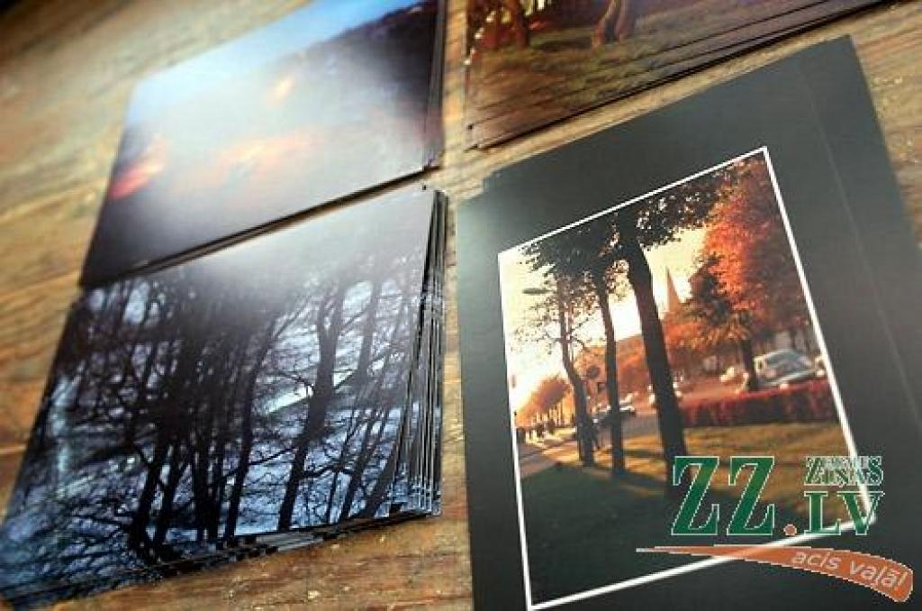 Interesentus joprojām aicina galerijā «Suņa taka» atvērtā izstāde «Skaties Jelgavu!», kurā aplūkojamas sešu autoru - Gunta Šdvītiņa, Harija Liepiņa, Ilmāra Drīliņa, Billija Loca, Jurģa Narvila un Kristapa Herca – fotogrāfijas. Izstāde būs...