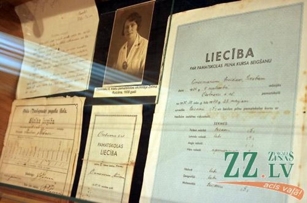 Ozolnieku novada muzejā joprojām skatāma pastāvīgā izstāde «Ozolnieku cilvēki pirms 90, 80, 70, 60… gadiem», kas tika atklāta maija beigās. Materiālu klāsts ir izvietots stendos, kuros stāstīts par senākajiem vēsturiskajiem objektiem, kuri...