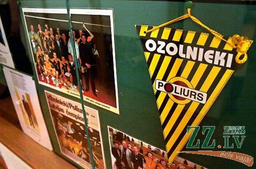 Ozolnieku novada muzejā joprojām skatāma pastāvīgā izstāde «Ozolnieku cilvēki pirms 90, 80, 70, 60… gadiem», kas tika atklāta maija beigās. Materiālu klāsts ir izvietots stendos, kuros stāstīts par senākajiem vēsturiskajiem objektiem, kuri...