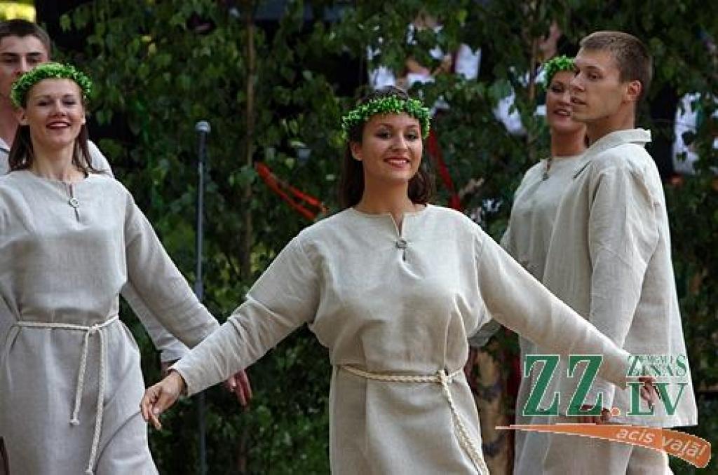 Slāvu vasaras saulgriežu svētki «Kupalle» Pils salā.