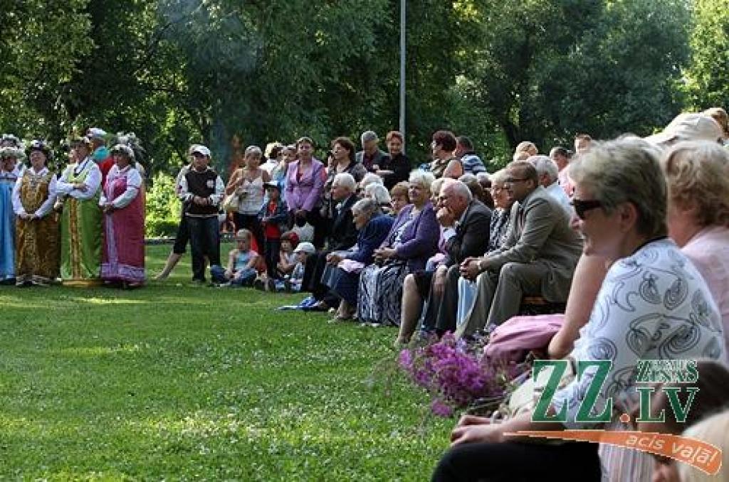 Slāvu vasaras saulgriežu svētki «Kupalle» Pils salā.