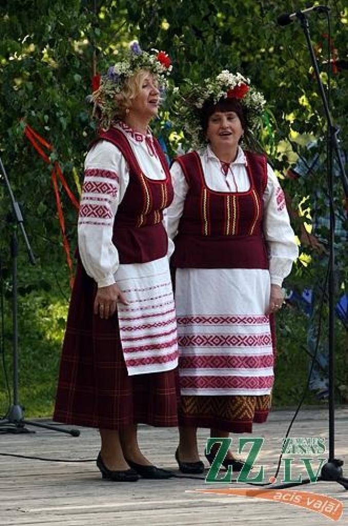 Slāvu vasaras saulgriežu svētki «Kupalle» Pils salā.