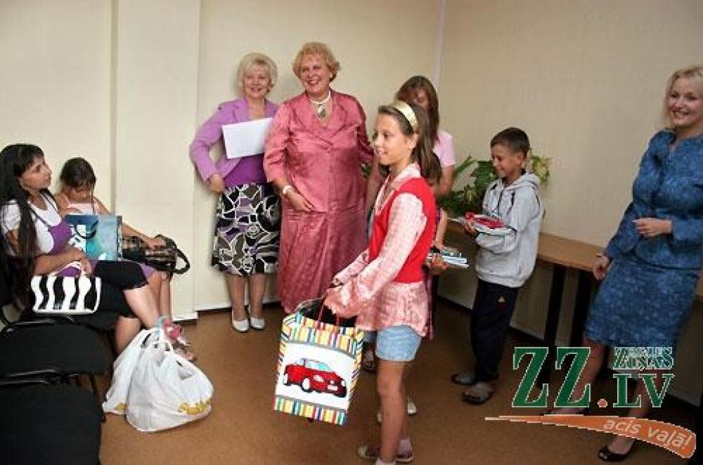Šonedēļ noslēdzās labdarības akcija «Padalies!», kuras mērķis bija palīdzēt sagatavoties jaunajam mācību gadam Jelgavas daudzbērnu ģimenēm un vēl trim ģimenēm, kuru mājokļi tika izpostīti ugunsgrēkā. Noslēguma pasākumā 15 bērni no septiņām...